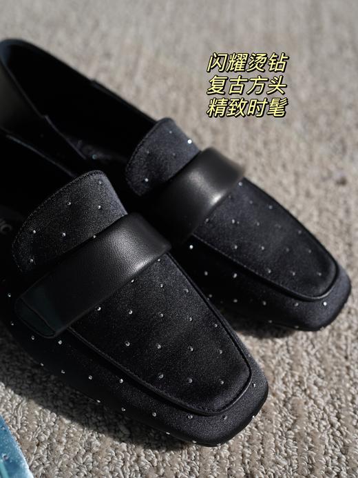一款两穿波点BlingBling烫钻弹力色丁乐福鞋 里垫小羊皮 细腻柔滑透气好 优雅特别 DA牌轻奢感 耐磨舒适好走 平跟优雅知性 开车上班百搭舒适通勤 双色可选 商品图5