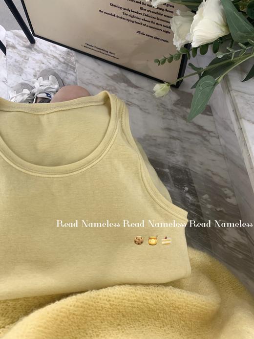 Read Nameless /牧牛绒米粒黄开衫+韩国代购小鸡黄背心+弹力浅咖百褶裙裤 商品图13