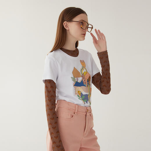 谜底2024夏季新款圆领特色印花T恤短袖女修身绣花上衣女246MT7051 商品图0