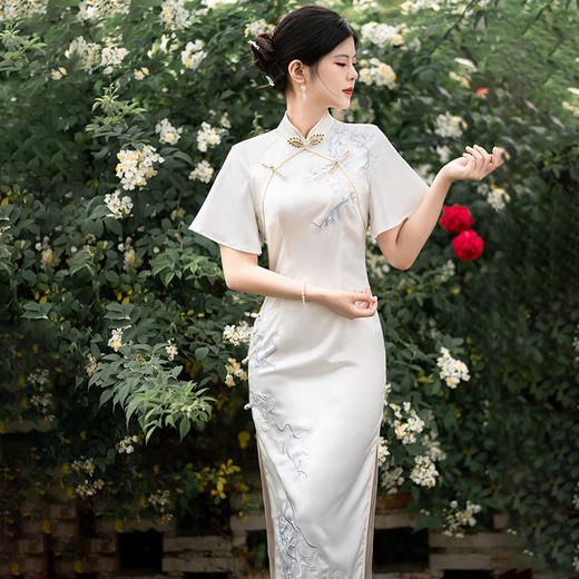 中式复古年轻款少女刺绣倒大袖改良旗袍连衣裙KK998 商品图0