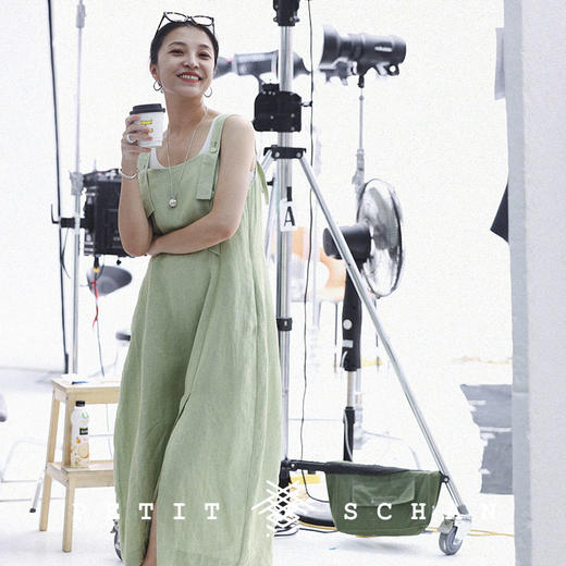 PETIT SCHAN小闪 CLO#305 Green Papaya 青木瓜之味 天然感纯亚麻微茧型设计感背带连衣裙 商品图2