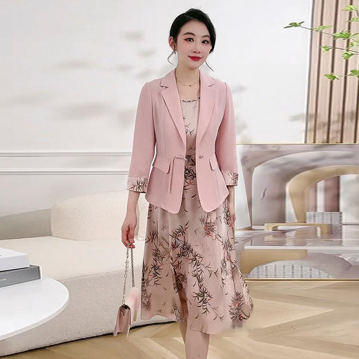 QYMXQD-11A2446-L-2024年春夏款印花中长款时尚内搭打底裙通勤修身显瘦小西装两件套 商品图1