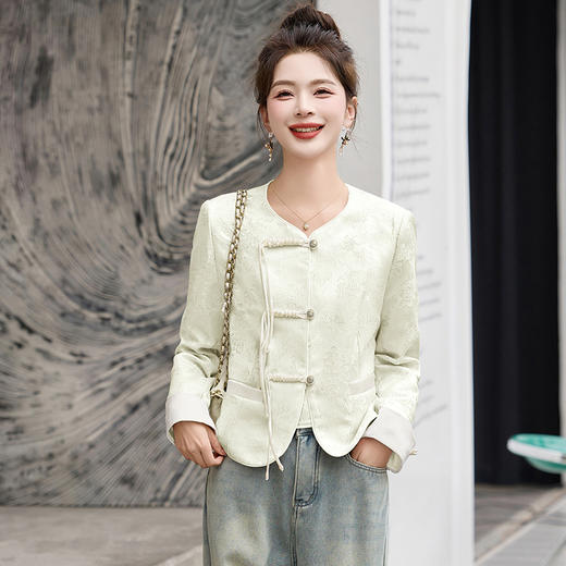 2024春新款韩版修身复古盘扣新中式时尚短外套AQHUI2411 商品图2