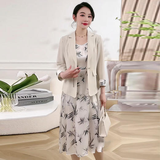 QYMXQD-11A2446-L-2024年春夏款印花中长款时尚内搭打底裙通勤修身显瘦小西装两件套 商品图2