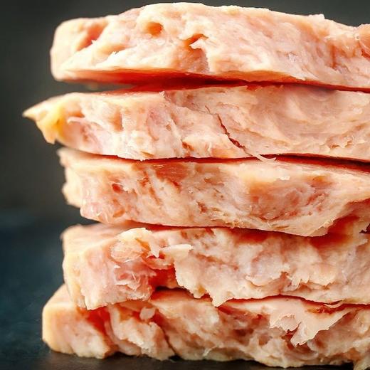 超推荐! 厚切午餐肉天花板！配料干净减脂期也可吃💥原味/儿童减盐两款！网易严选黑土猪，含肉量超90%，口口是肉🥓香嫩Q弹 ✅健康吃肉！0色素0香精味精0卡拉胶0亚硝酸钠 ✅锁鲜片装，一撕即食 商品图11