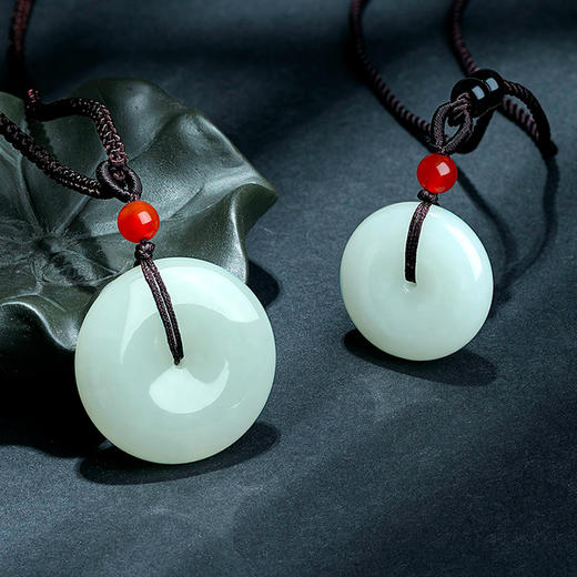 【经典】古朴格调和田玉白玉平安扣25mm 玉质细腻 质感温润 成色均匀 商品图1