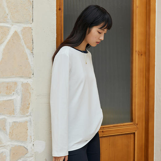 IN AND ON长绒棉撞色一字领长袖T恤女设计感百搭上衣53566 商品图1