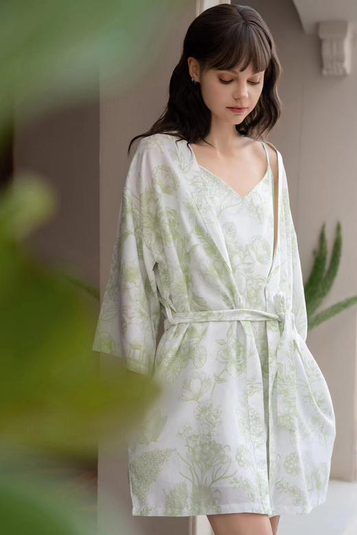 【预售】蔓秋2024新品天丝  吊带睡袍套装  均码 100%莱赛尔纤维  3-5天发货 商品图4