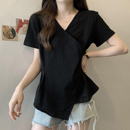 大码女装2025夏装新款洋气V领短袖T恤胖妹妹显瘦宽松设计感上衣潮 商品图3