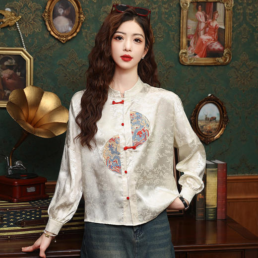 KQL A10F530中式刺绣缎面衬衫上衣 商品图4
