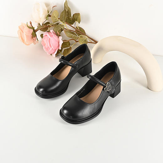 2024经典鲨春季女鞋新款4.5cm中粗跟爱心时尚玛丽珍KW163-D17021 商品图3