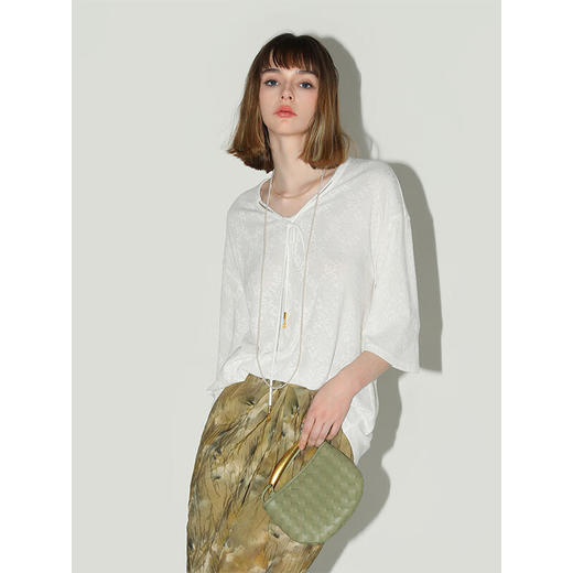 COCOBELLA镂空提花V领系带五分袖针织衫宽松蝙蝠袖上衣TS3002B 商品图1