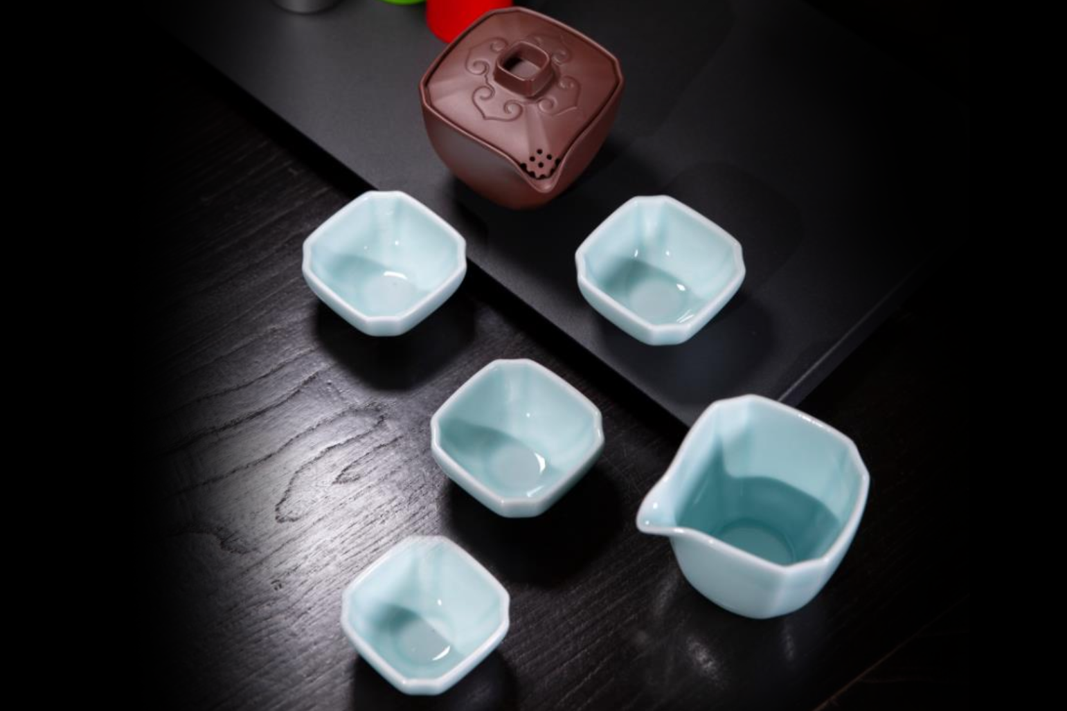 紫气东来·四方如意紫砂青瓷茶具套礼