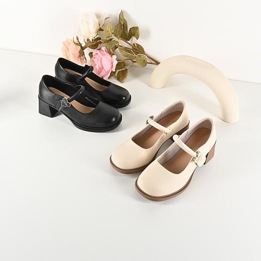 2024经典鲨春季女鞋新款4.5cm中粗跟爱心时尚玛丽珍KW163-D17021 商品图1