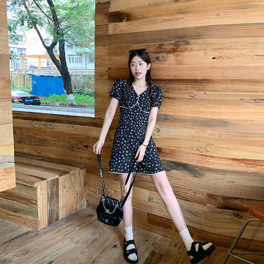 <曾小咸推荐>【初恋桔梗】黑色碎花连衣裙 商品图2