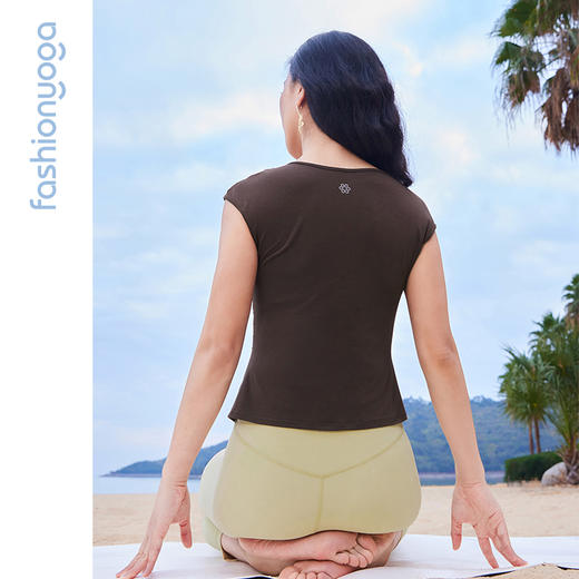 【特卖不退换】F14223亲肤V领显瘦外搭 商品图2