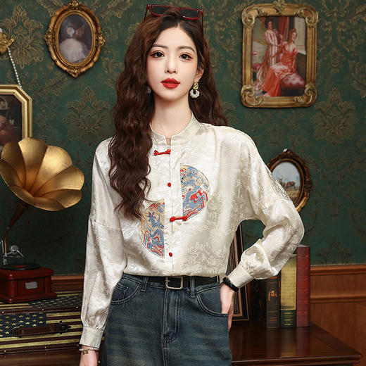 KQL A10F530中式刺绣缎面衬衫上衣 商品图2