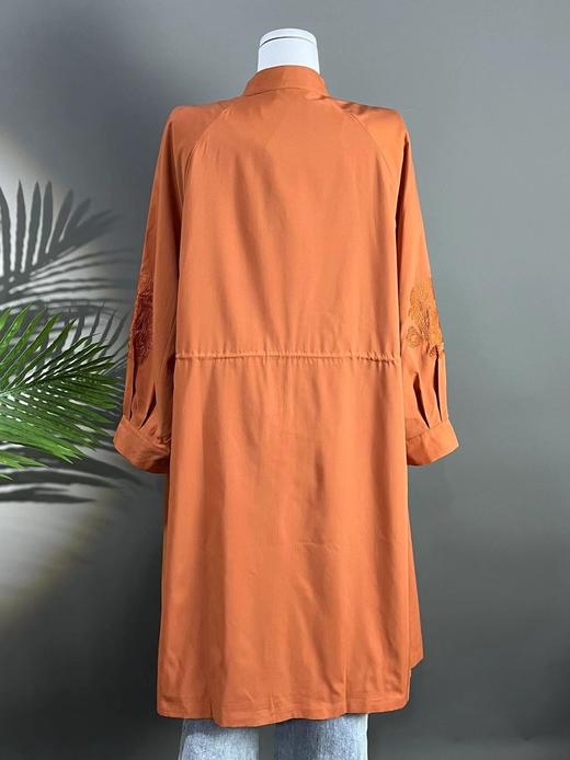 520感恩价 捡漏福利-洛系列-28326 刺绣九分袖立领风衣-喜出 商品图3