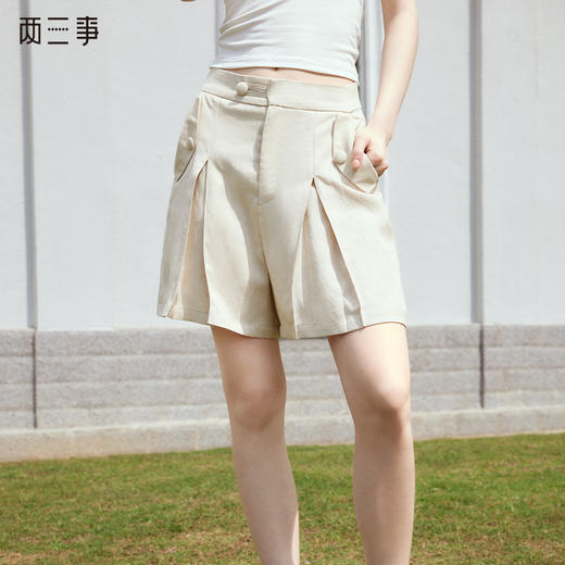两三事天空之境夏季新款简约纽扣装饰高腰短裤女 商品图0