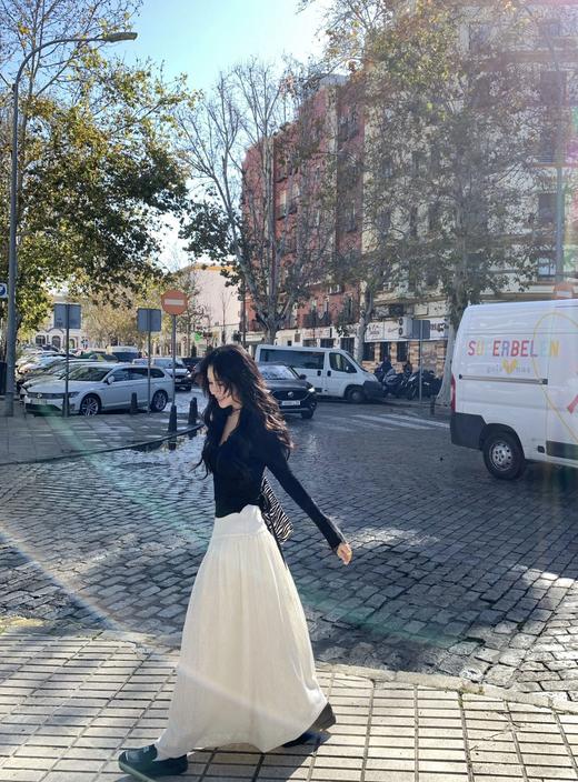 Read Nameless /睫毛蕾丝边黑色交叉绑带打底衫+塞维利亚白色蕾丝裙 商品图12