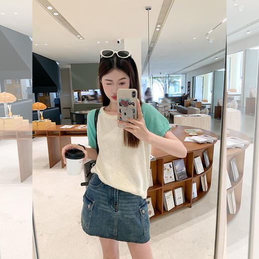 <曾小咸推荐>牛仔半身裙 日常119.99  立降50元  今天秒杀价 69.99！针织短袖 日常89.99 立减40元  秒杀价 49.99 商品图1