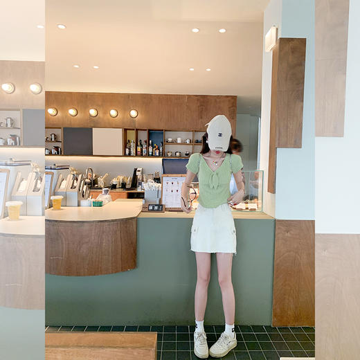 <曾小咸推荐>牛仔半身裙 日常119.99  立降50元  今天秒杀价 69.99！针织短袖 日常89.99 立减40元  秒杀价 49.99 商品图2