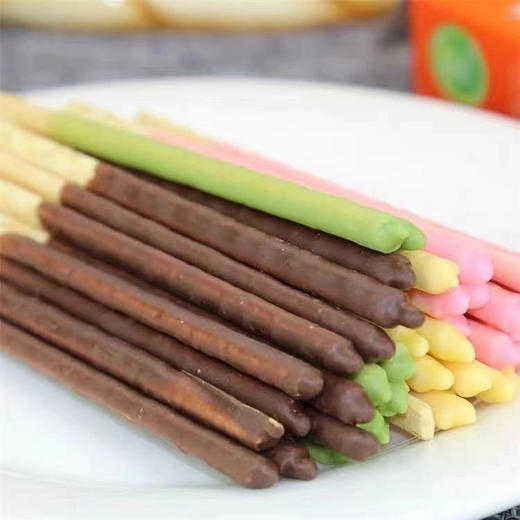 吖町格草莓味涂层棒形饼干22g 商品图2