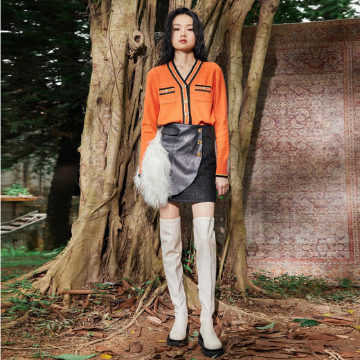 MAXRIENY层次感复古半裙2023冬季新款皮质短裙A字裙MC87SK775A90 商品图1