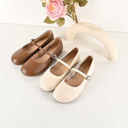 2024经典鲨春季女士新款时髦平底芭蕾舞单鞋KW65-D17051 商品图1