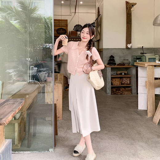 <曾小咸推荐>【心动尤莉】针织衫+杏色半身裙 商品图2