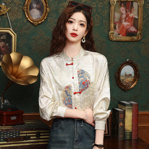 KQL A10F530中式刺绣缎面衬衫上衣 商品图3