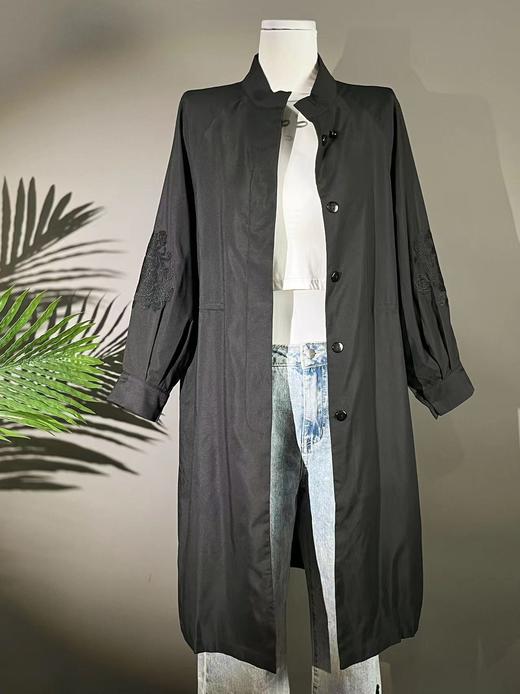 520感恩价 捡漏福利-洛系列-28326 刺绣九分袖立领风衣-喜出 商品图5