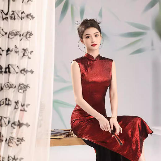 时尚改良国风，亮丝缎无袖走秀订婚日常演出服旗袍XL-24080 商品图1