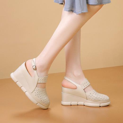 【预售5天】2024年春夏新款时尚休闲坡跟沙滩外穿凉拖女鞋SMQ&2303 商品图1