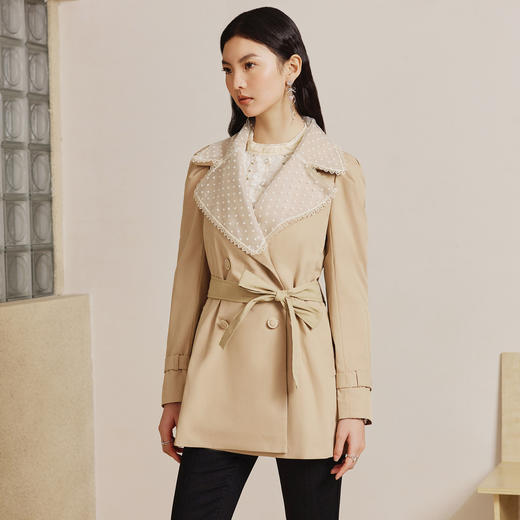 MAXRIENY极简通勤风钉珠蕾丝大翻领风衣2023春季新款大衣女中长款MS88WB004X10 商品图2