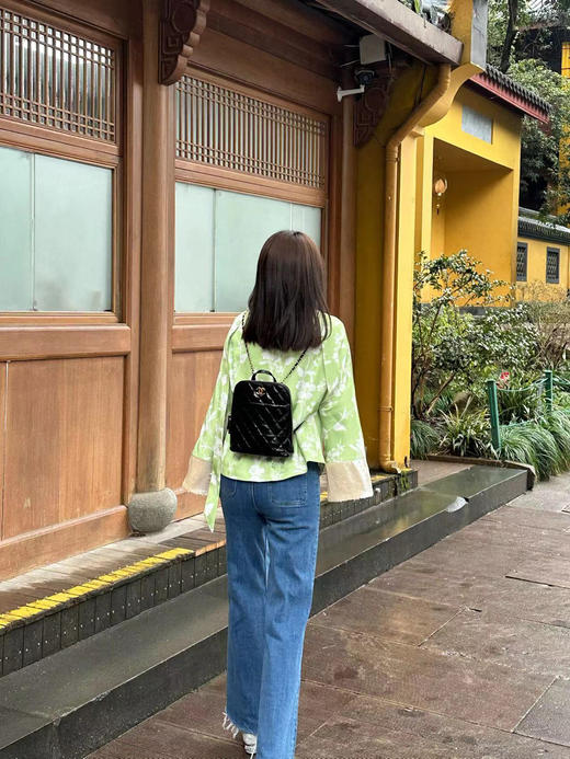 DUO智仙生 春水煎茶 生机绿色印花拼接裸色亮片新中式上衣和短裤 商品图2