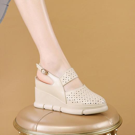 【预售5天】2024年春夏新款时尚休闲坡跟沙滩外穿凉拖女鞋SMQ&2303 商品图2