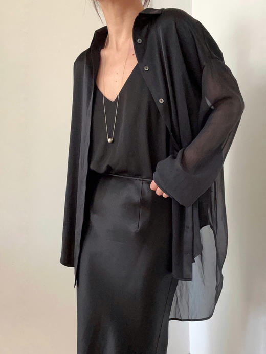 TU｜C04SS24-BL01 短款拼接衬衫 [ 黑涤纶 / 白真丝 ] 商品图0