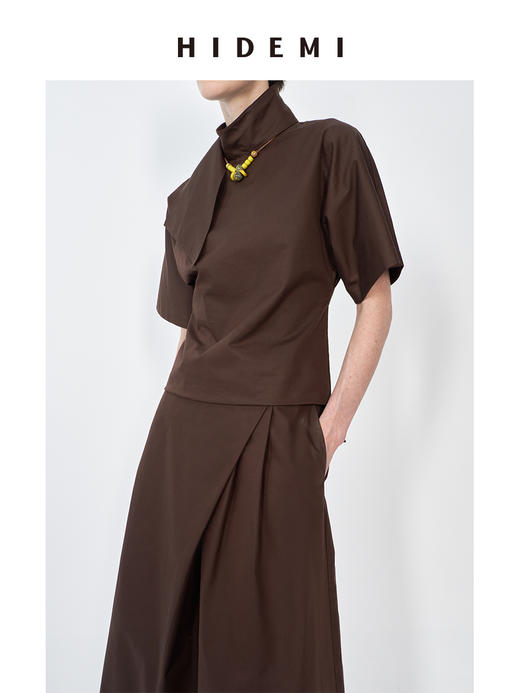 HIDEMI设计感立体廓形飘带领套装 短袖上衣/弯刀裤 商品图4