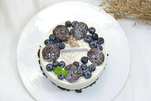 【蓝莓奥利奥】动物奶油、奥利奥饼干，新鲜蓝莓粒夹心，戚风蛋糕胚；蓝紫色的酸甜，给浓郁的奥利奥饼干，带来阵阵清爽~ 商品图1