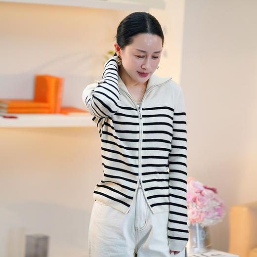 【知己开衫】臣禾 拉链条纹开衫JZ241090209【金猪甄选】 商品图0