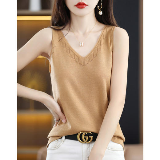 福利款~丁摩羊毛混纺新款女v领短款小众设计修身镂空宽吊带打底针织背心ALQT4-103 商品图8