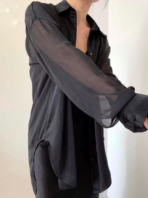 TU｜C04SS24-BL01 短款拼接衬衫 [ 黑涤纶 / 白真丝 ] 商品图8