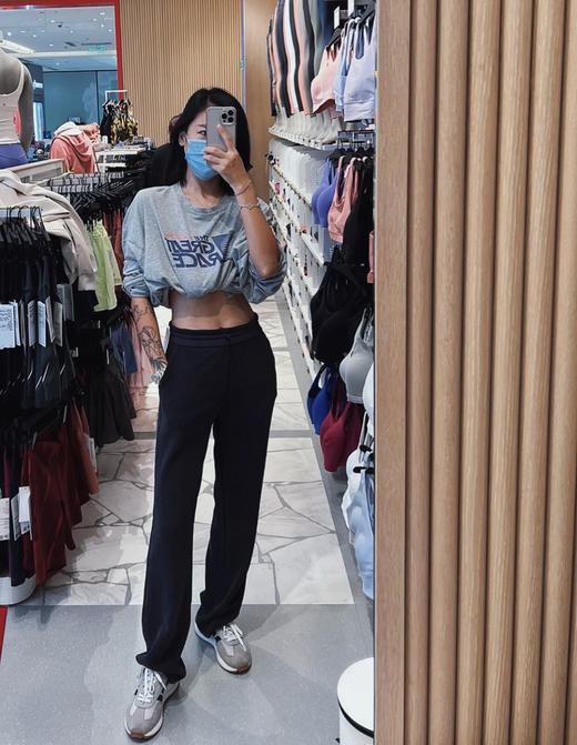 lu家王牌神裤！原价1080元！softstreme最火最难买的款了，新增米白色❗️原版面料质感绝了！超级无敌显瘦显腿长，穿上就爱了，修饰腿型第一名🥇 商品图11