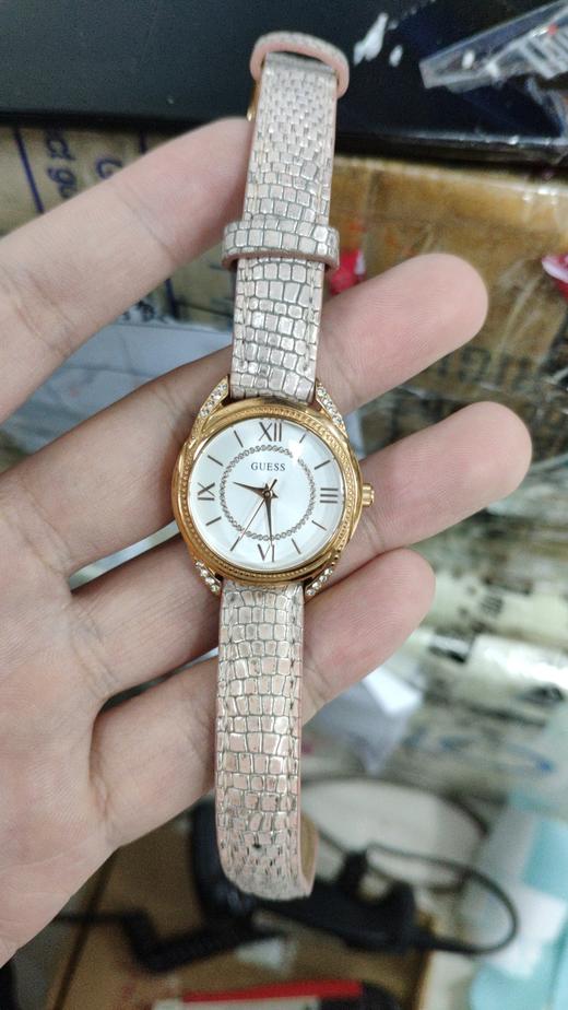 2020030900009  GUESS 【气质单品】经典优雅石英女表闪钻镀金女士手表手表女 （无电） 商品图4