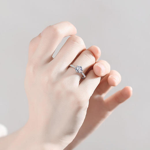 ALBB-莫桑石钻戒女纯银一克拉六爪仿真钻石戒指婚戒莫桑钻指环 商品图3