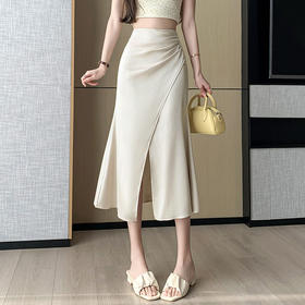 HT-2102高级感缎面米白色半身裙女装春夏季设计感褶皱开叉复古鱼尾包臀裙