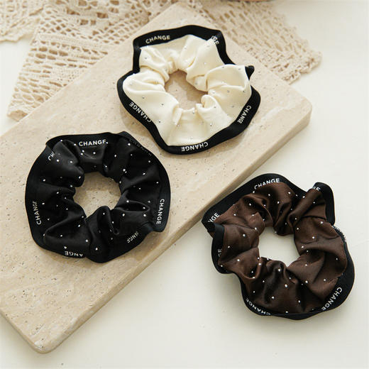 【加大加厚，新款小香风大肠发圈】小香风大肠发圈头绳，法式女扎马尾布艺发圈褶皱发饰QQ 商品图1