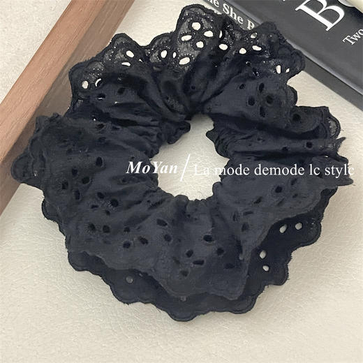 【超显脸小法式复古氛围感发圈】网红刺绣镂空蕾丝大肠发圈，重工刺绣镂空花纹荷叶边头花发饰发绳QQ 商品图5