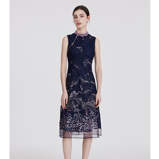 司歌新中式气泡刺绣修身连衣裙A891098X 商品图4